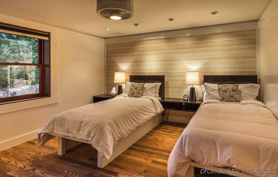 Cedar Crest Cottages 홈우드 외부 사진