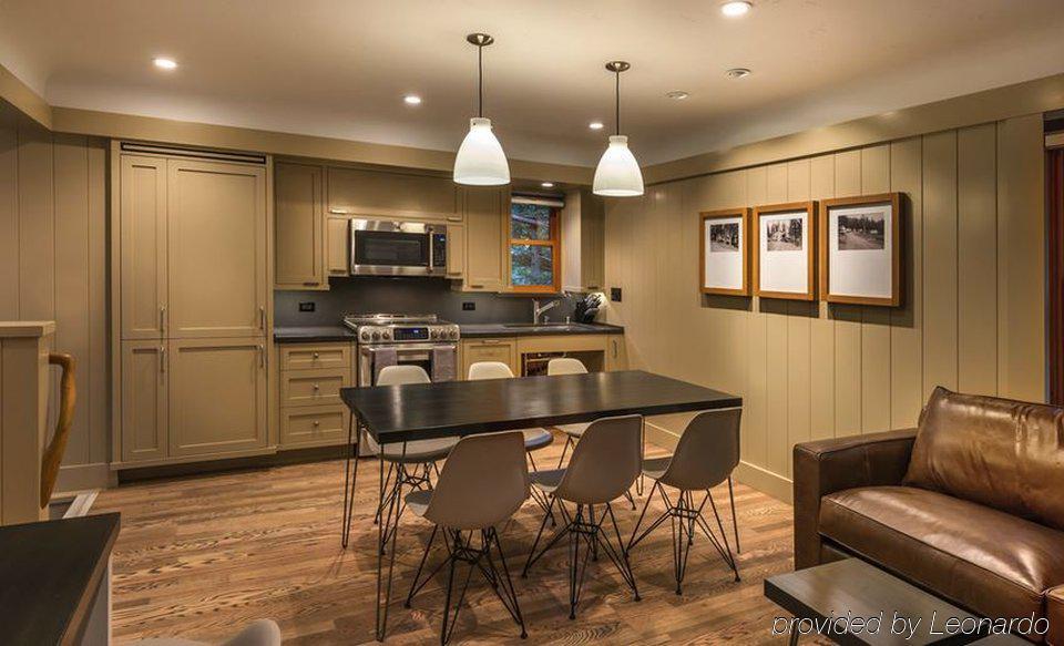 Cedar Crest Cottages 홈우드 외부 사진