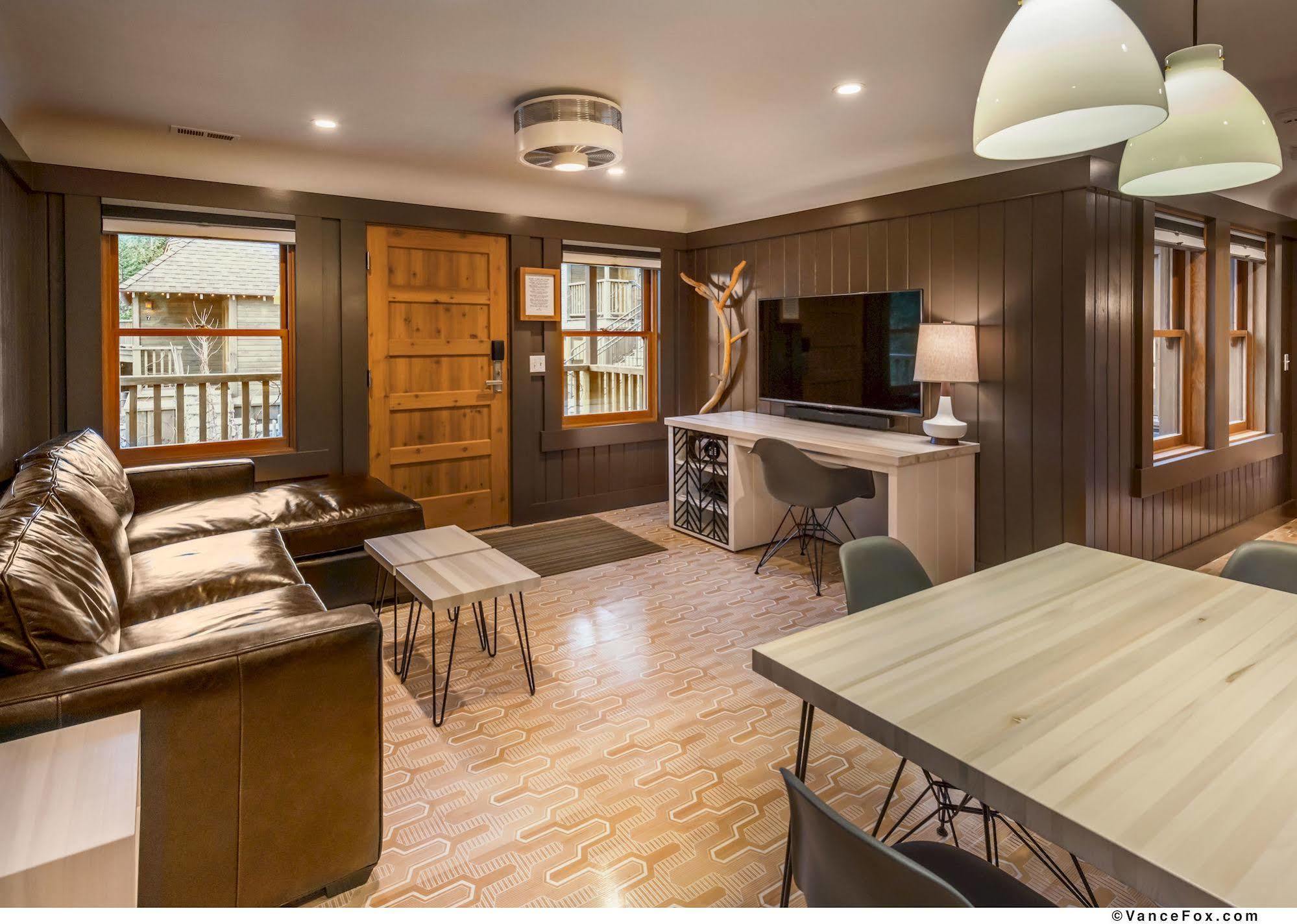 Cedar Crest Cottages 홈우드 외부 사진
